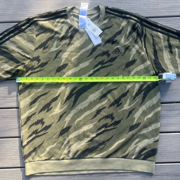 Adidas; NWT; Olive Green Camo: Long Sleeve; Crewneck; Sweatshirt; Men's XXL - Picture 3 of 5
